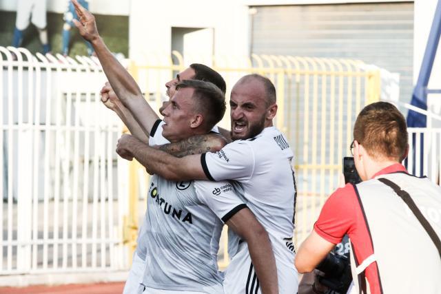 范迪克：取代克洛普非常艰巨但斯洛特干得很好